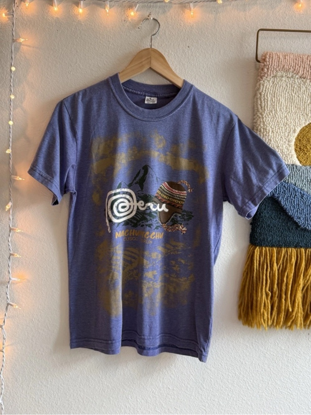 Vintage Llama Shirt Men’s Size Small MachuPicchu Cusco Peru Tee Graphic Read